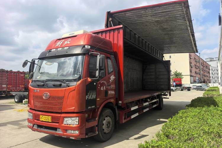 二手一汽解放 240马力 载货车