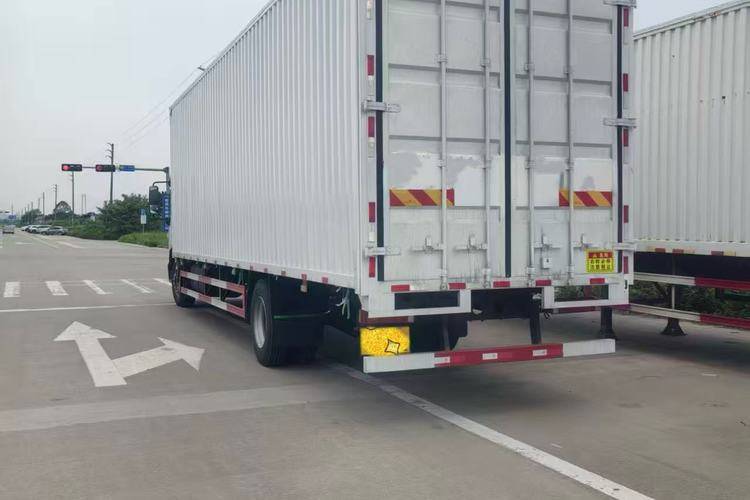 二手东风商用车 240马力 载货车