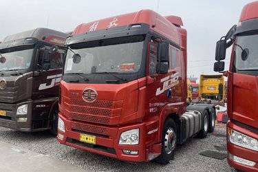 二手青岛解放 JH6重卡 460马力 6X4 AMT自动挡牵引车(国五) 双驱 潍柴二手牵引车 黄牌图片