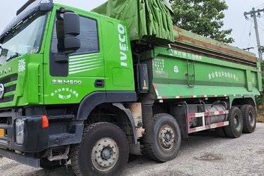 二手上汽红岩 新金刚M500 重载版 460马力 8X4 7.6米自卸车(国五) 8X8 上柴二手自卸车 黄牌图片
