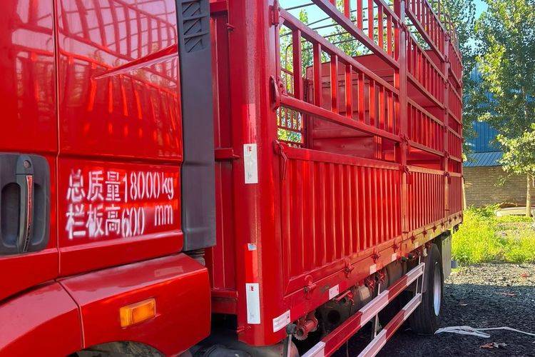 二手一汽解放 260马力 载货车