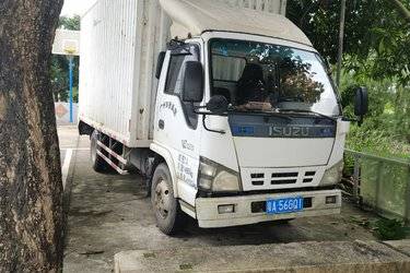 二手庆铃 五十铃100P 98马力 4.25米单排厢式轻卡(国五) 单桥 庆铃五十铃二手载货车 蓝牌图片
