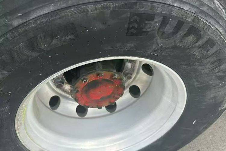 二手一汽解放 560马力 载货车