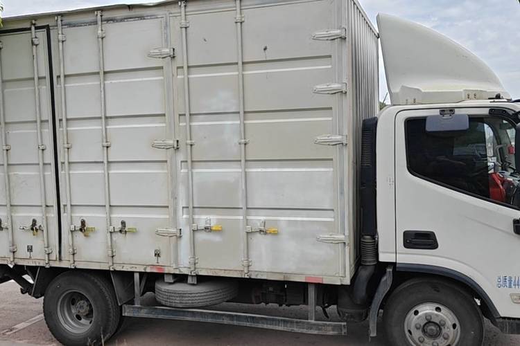 福田奥铃 151马力 载货车