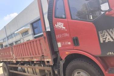 二手一汽解放 J6L中卡 180马力 4X2 6.2米栏板载货车(国五) 单桥 锡柴二手载货车 黄牌图片