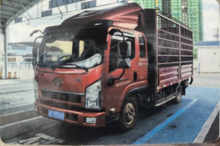 二手一汽红塔 115马力 载货车