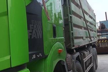二手一汽解放 J6P重卡 420马力 8X4 7.6米自卸车(国五) 前四后八 锡柴二手自卸车 黄牌