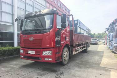 二手一汽解放 J6L中卡 180马力 4X2 6.8米栏板载货车(8挡)(国五) 单桥 大柴二手载货车 黄牌图片