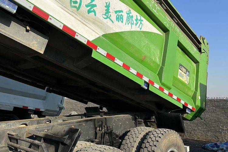 二手欧曼重卡(原福田欧曼) 400马力 自卸车