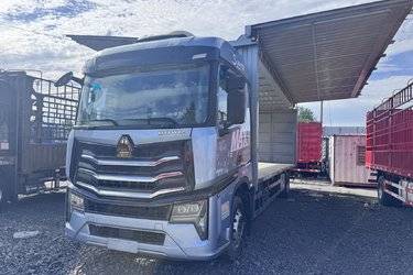 二手中国重汽 HOWO MAX 350马力 6X2 9.6米自动挡仓栅式载货车(国六) 前四后四 曼二手载货车 黄牌