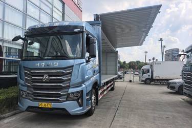 二手重汽豪沃HOWO TS7 6.9L柴油 290马力 4X2 中国重汽8档 9.6米厢式载货车(国六) 单桥 曼二手载货车 黄牌