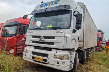 二手东风柳汽 乘龙M5重卡 270马力 6X2 9.6米厢式载货车(国五) 前四后四 康明斯二手载货车 黄牌