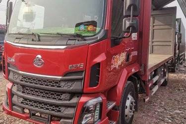 二手东风柳汽 乘龙M3中卡 220马力 6X2 8.6米排半仓栅式载货车(国四) 前四后四 玉柴二手载货车 黄牌图片