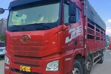 二手青岛解放 JH6重卡 领航版2.0 290马力 6X2 7.7米仓栅式载货车(国六)(4.1速比)(国六) 前四后四 锡柴二手载货车 黄牌