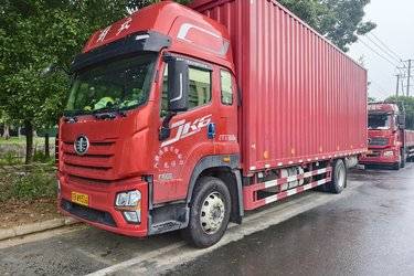 二手青岛解放 JK6中卡 240马力 4X2 7.75米厢式载货车(国六) 单桥 玉柴二手载货车 黄牌