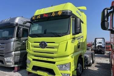 二手一汽解放 J7重卡 豪华型 550马力 4X2 AMT自动挡牵引车(国五) 单桥 锡柴二手牵引车 黄牌