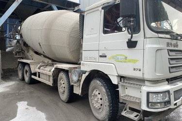 二手陕汽重卡 德龙F3000 375马力 8X4 6.3方混凝土搅拌车(国五) 前四后八 潍柴二手搅拌车图片