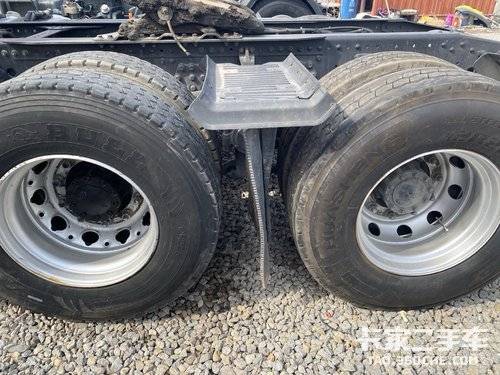青岛解放 610马力 牵引车