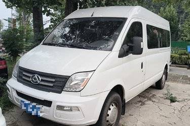 二手上汽大通 V80 2021款 经典傲运通 2.0T 125马力 6-9座 6挡AMT 长轴中顶轻客(国六)二手封闭货车前驱图片