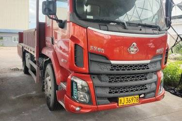 二手东风柳汽 乘龙M3中卡 200马力 4X2 6.75米栏板载货车(国五) 单桥 玉柴二手载货车 黄牌图片