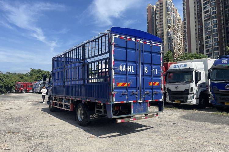 二手东风柳汽乘龙 200马力 载货车