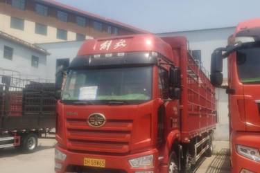 二手一汽解放 J6L中卡 精英版 320马力 6X2 9.7米仓栅式载货车(国六) 前四后四 大柴二手载货车 黄牌图片