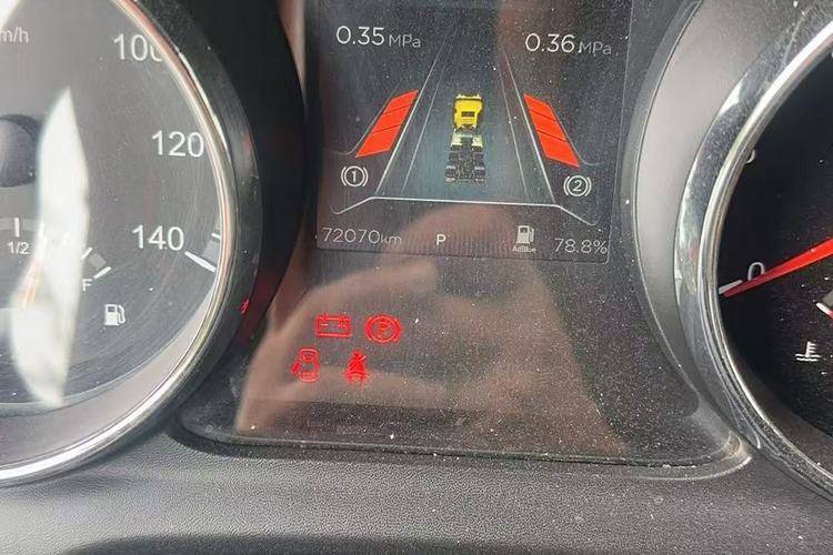 二手东风商用车 490马力 牵引车