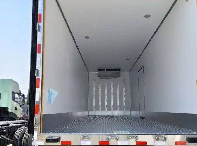 二手重汽汕德卡 350马力 专用车