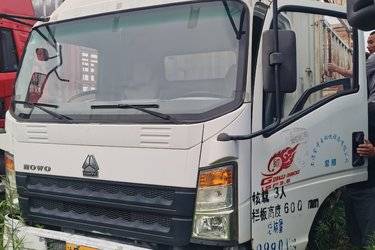 二手中国重汽HOWO 悍将 170马力 5.2米排半仓栅式载货车(国五) 单桥 中国重汽二手载货车 黄牌图片