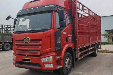 二手一汽解放 J6L中卡 精英版 240马力 4X2 6.75米仓栅式载货车(国六) 单桥 大柴二手载货车 黄牌图片