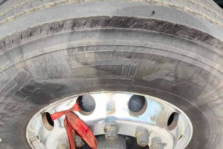 二手青岛解放 580马力 载货车