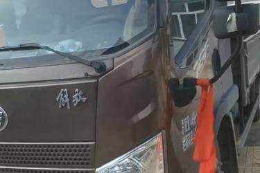 二手解放 J6F 130马力 3.78米排半仓栅式轻卡(国六) 单桥 潍柴二手载货车 蓝牌
