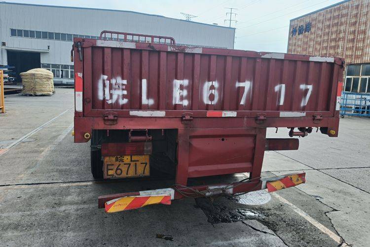 二手一汽解放 220马力 载货车