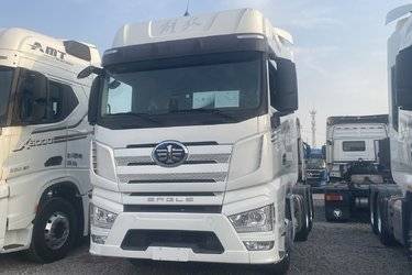 二手一汽解放 J7重卡 550马力 6X4 AMT自动挡牵引车(一汽)(国五) 双驱 锡柴二手牵引车 黄牌图片