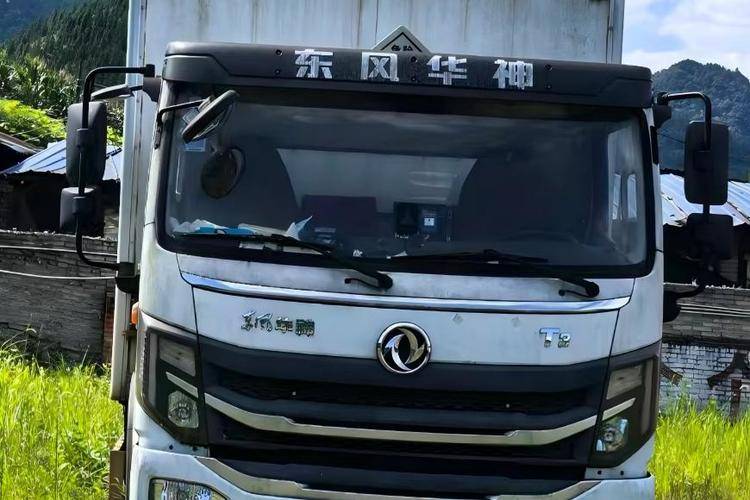 二手东风华神 200马力 载货车