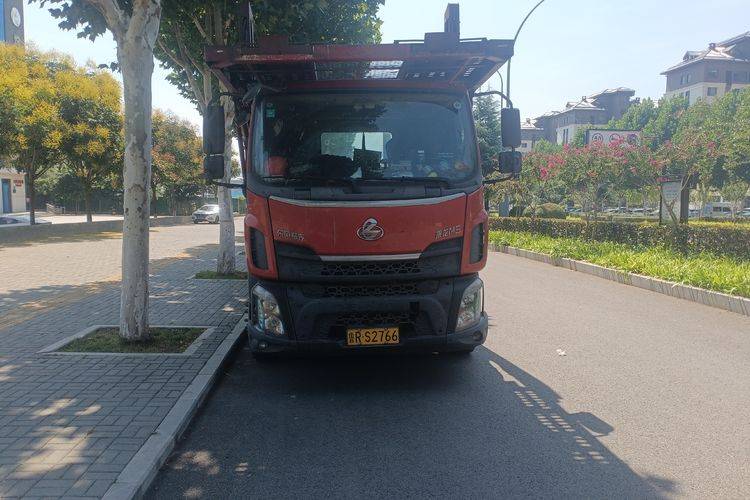 二手东风柳汽乘龙 200马力 专用车