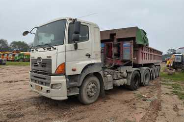 广汽日野 700系列重卡 450马力 6X4牵引车(平顶)(国五) 双驱 日野二手牵引车 黄牌