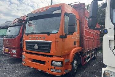 二手中国重汽 汕德卡SITRAK G5重卡 270马力 6X2 6.8米仓栅式载货车(国六) 前四后四 曼二手载货车 黄牌