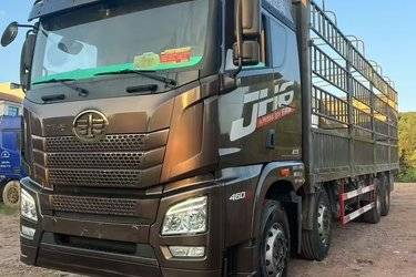 二手青岛解放 JH6重卡 460马力 8X4 9.5米仓栅式载货车(速比4.111)(国五) 前四后八 锡柴二手载货车 黄牌
