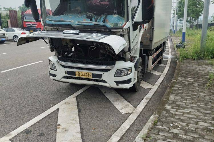 二手上汽红岩 270马力 专用车