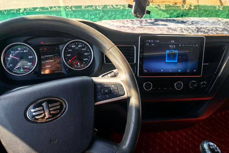 二手一汽解放 240马力 载货车