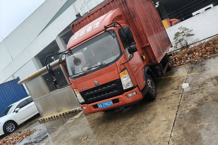 二手重汽HOWO轻卡 140马力 载货车