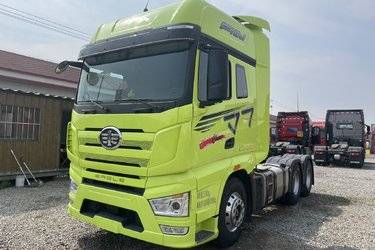 二手一汽解放 J7重卡 560马力 6X4 AMT自动挡牵引车(国六)(一汽解放12挡)(带液缓)(国六) 双驱 锡柴二手牵引车 黄牌图片