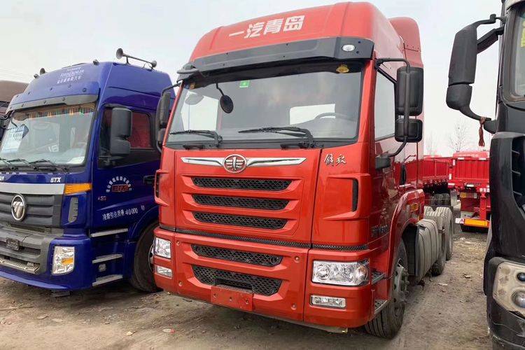 二手牵引车青岛解放天v500马力双驱轻体国五排放