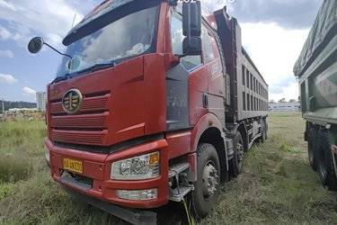 二手一汽解放 新J6P重卡 550马力 8X4 8.8米自卸车(国五) 前四后八 锡柴二手自卸车 黄牌