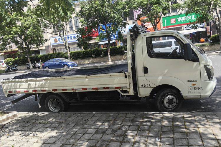 二手飞碟缔途 102马力 载货车