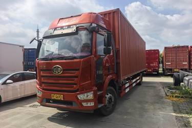 二手一汽解放 J6L中卡 精英版 快递款 260马力 4X2 9.7米厢式载货车(国六) 单桥 大柴二手载货车 黄牌图片