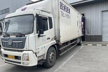 二手东风商用车 天锦VR重卡 2019款 210马力 4X2 9.6米厢式载货车(国五) 单桥 东风康明斯二手载货车 黄牌