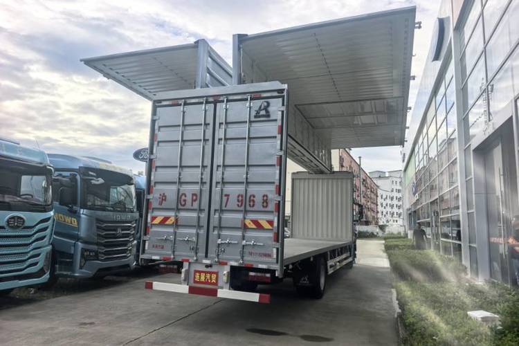 二手江淮格尔发 300马力 载货车