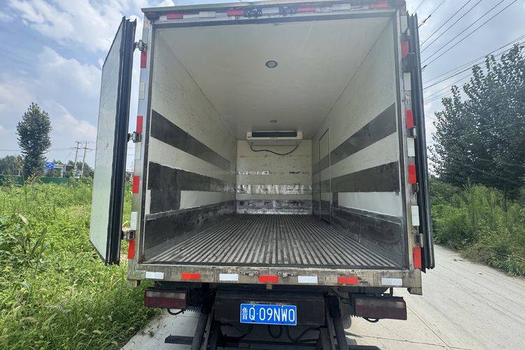 二手一汽解放轻卡 200马力 专用车